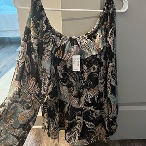 Paisley top from Maurices. New. XS.